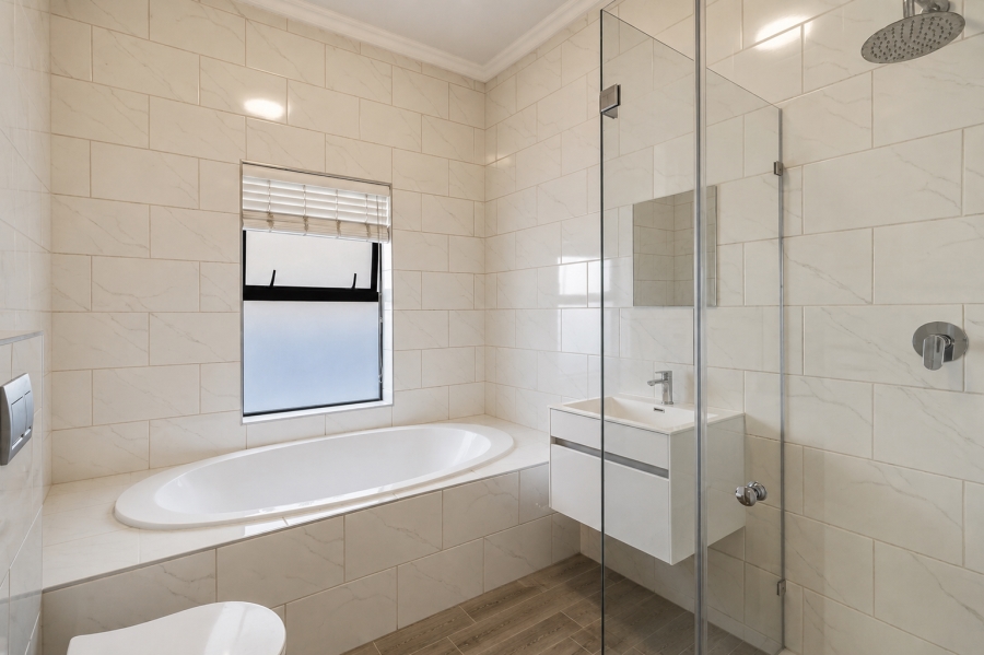 3 Bedroom Property for Sale in Aan de Wijnlanden Western Cape